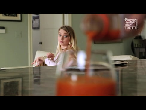 ❤️ 大奶子和紧身小穴的辣妹子从失败者那里得到鸡巴，但很硬 Fucking video❤