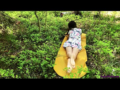❤️ 陌生人在Tinder上自慰我的阴部，并在树林里热情地做爱 Fucking video❤