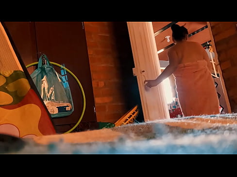 ❤️ 我的叔叔跟着我进了浴室，他在我洗澡的时候干了我。 Fucking video❤